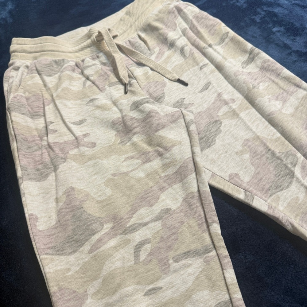 Old Navy Women XS Joggers Camo Sweatpants LOUNGE STYLE SOFT COZY GYM TRAVEL
